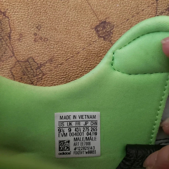 *ADIDAS Originals OZWEEGO, Acid green, size 9.5 - Picture 11 of 11